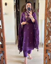 Women Purple Embroidered Kurta Pant With Dupatta Set