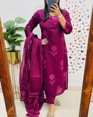 Magenta Charm Floral Print Set