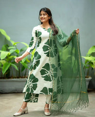 Green dupatta set , suitkari