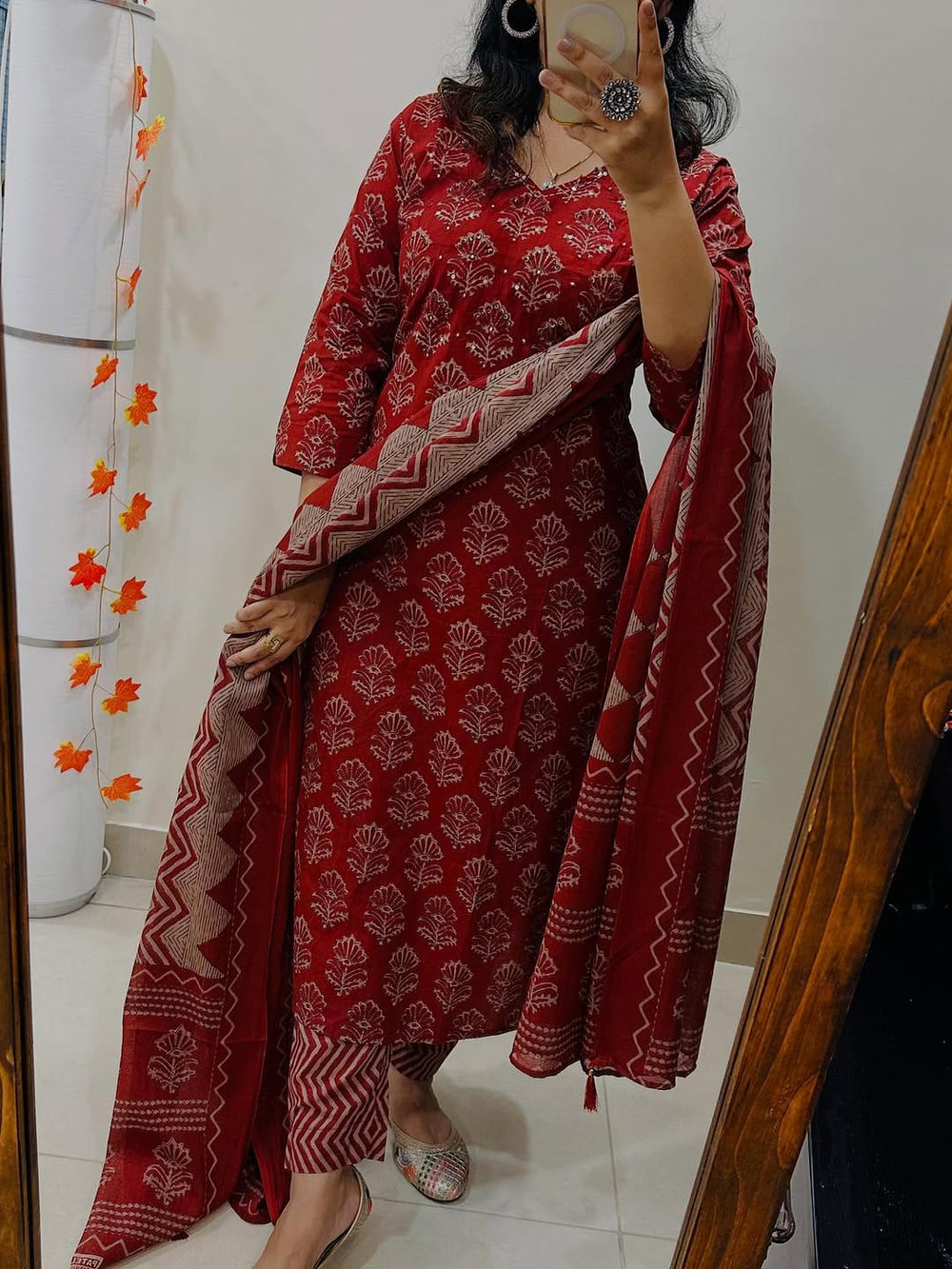 red dupatta set, cotton dupatta set, suitkari