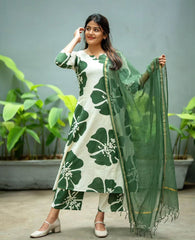 Green dupatta set , suitkari