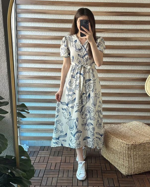 WHITE PRINTED CALF LENGTH CASUAL WOMAN REGULAR FIT DRESSES