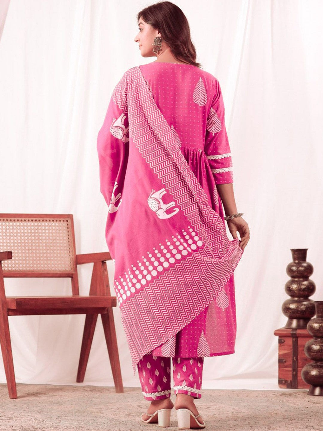 Women Pink cotton kurta Pant with Dupatta set