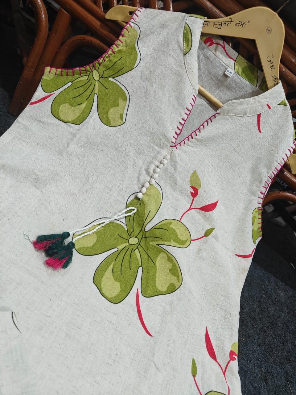 white kurta set, cotton kurta pant set, suitkari