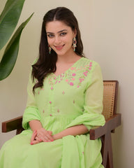 
green dupatta set, kurta pant with dupatta, suitkari
