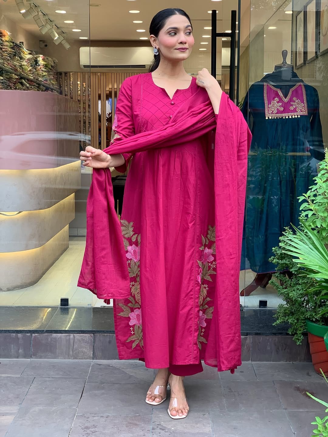 Magenta suit Set, embroidered Suit Set, Suitkari
